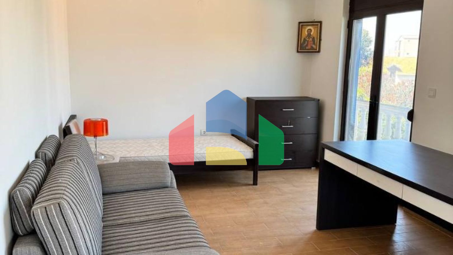 Продаётся легальный трёхэтажный дом в Утехе (Бар)