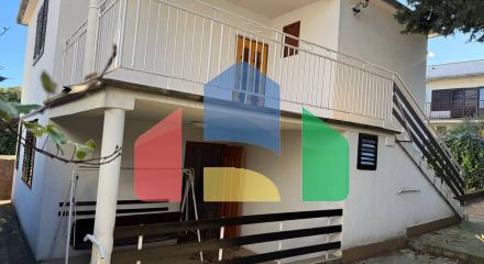 Легальный дом в Утехе  70 м2 плюс две террасы по 15 м2.