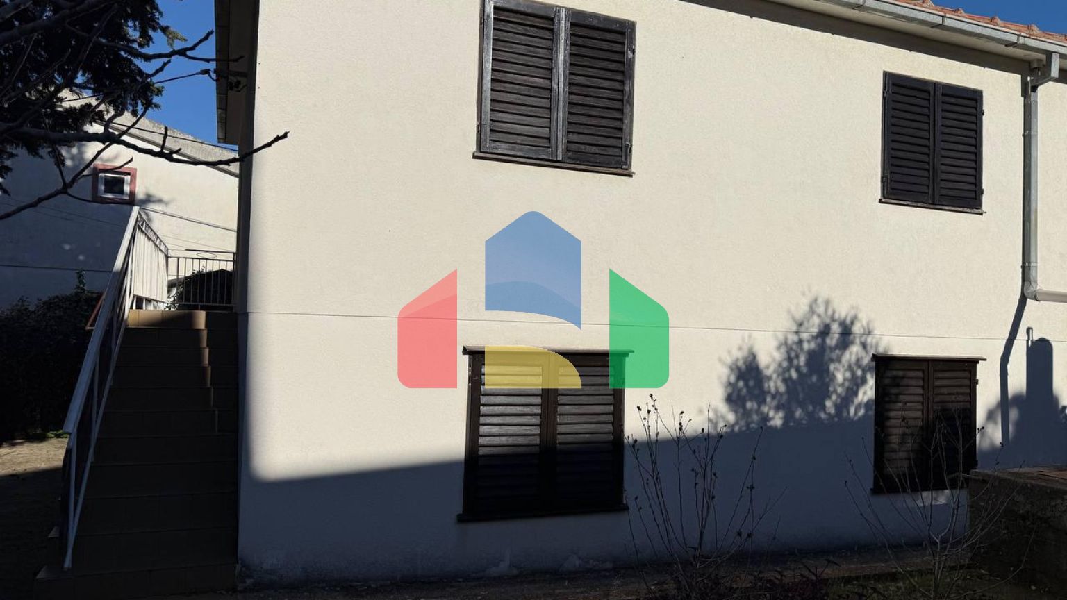 Легальный дом в Утехе  70 м2 плюс две террасы по 15 м2.