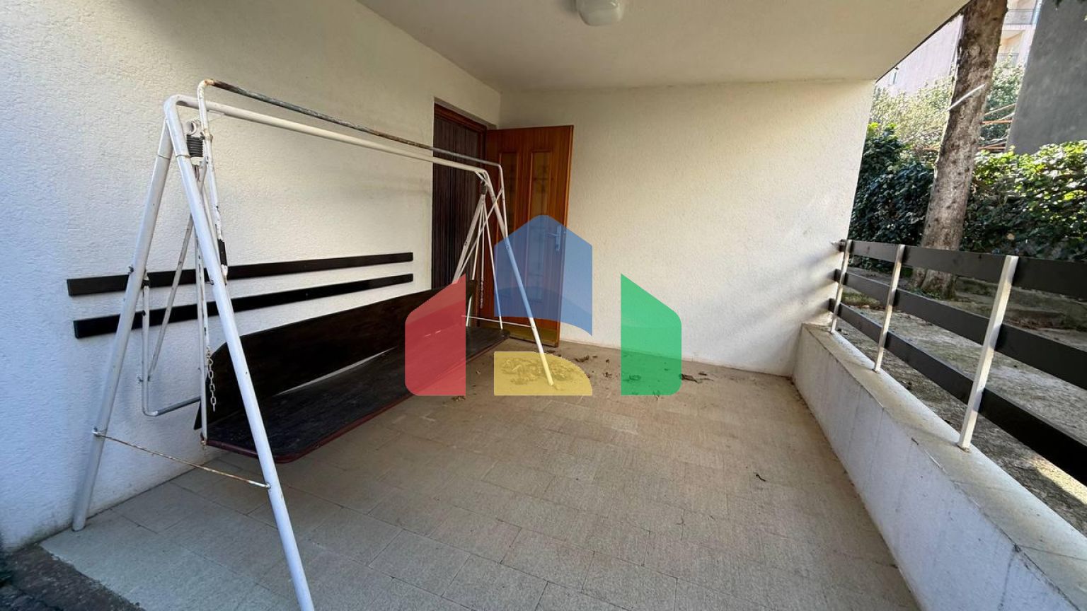 Легальный дом в Утехе  70 м2 плюс две террасы по 15 м2.