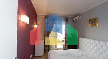 Дом с бассейном на первой линии