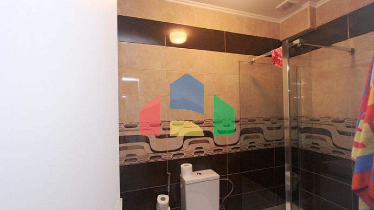 Дом с бассейном на первой линии