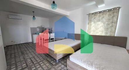 Spacious house in Utjeha with panoramic sea views