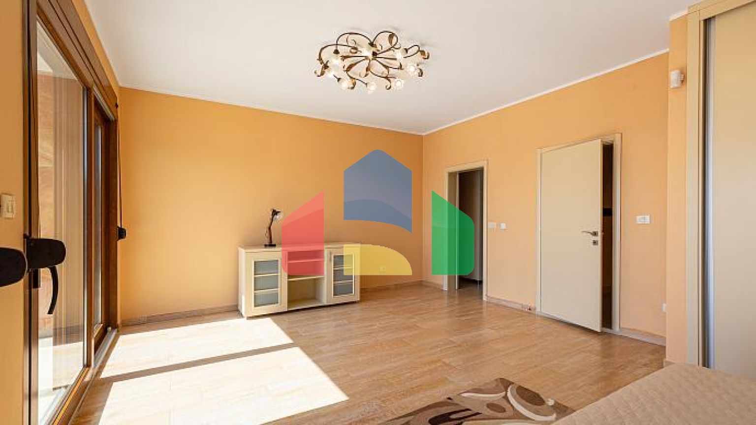 Просторный дом в Утехе с панорамным видом на море