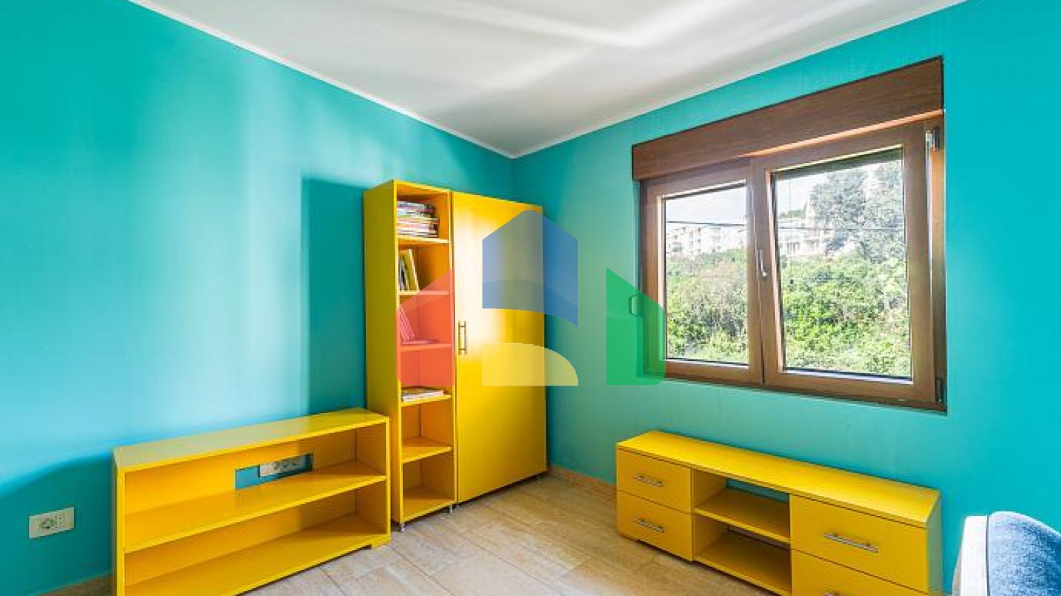 Просторный дом в Утехе с панорамным видом на море