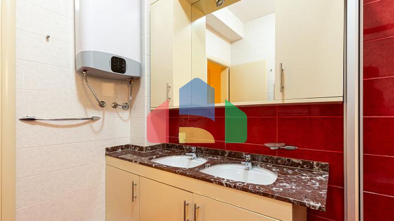 Просторный дом в Утехе с панорамным видом на море