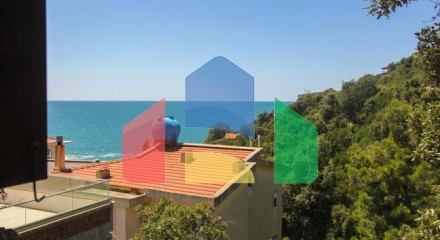 House in Utjeha 30m from the sea