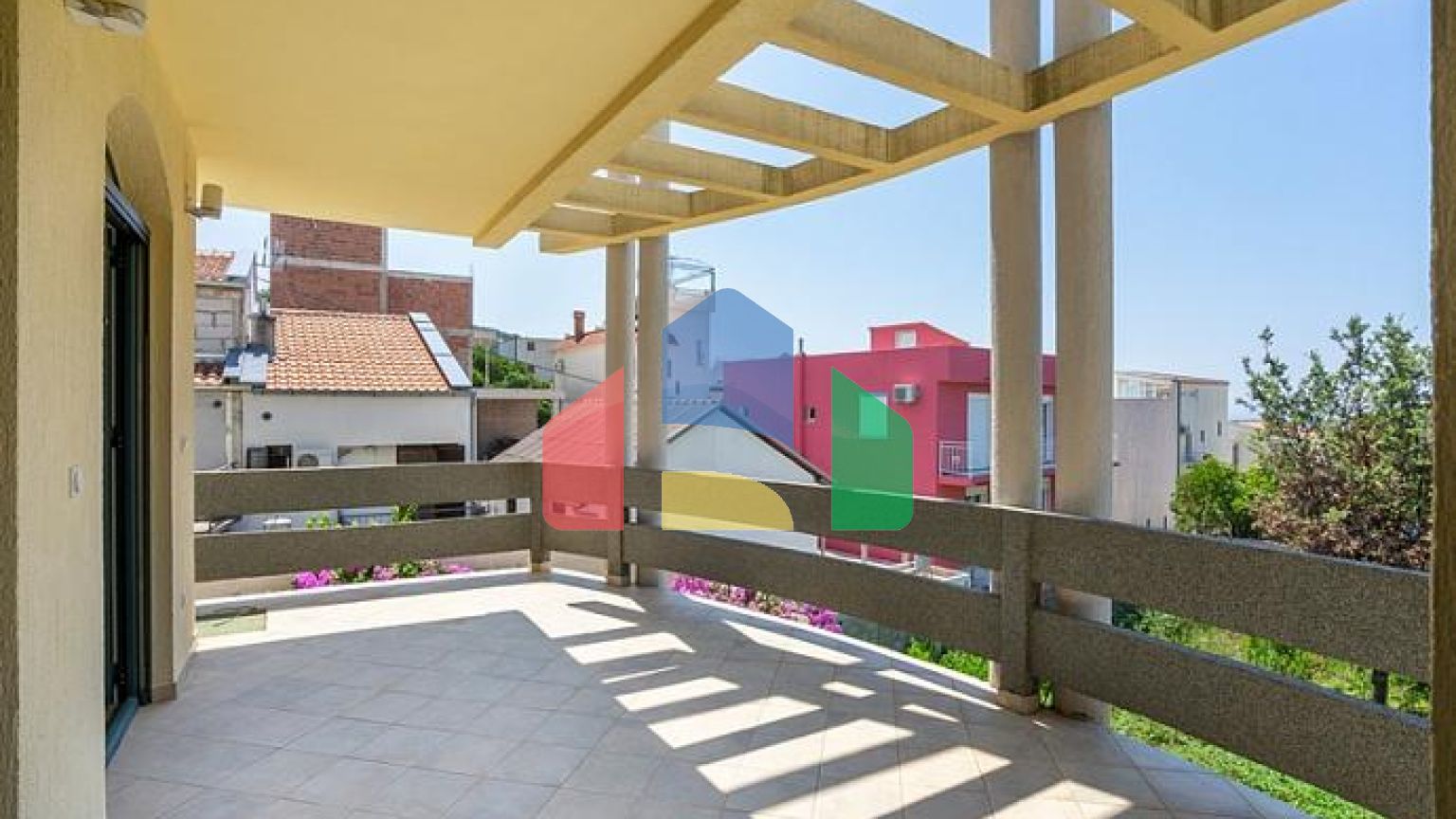 Роскошная вилла на продажу недалеко от Утьехи