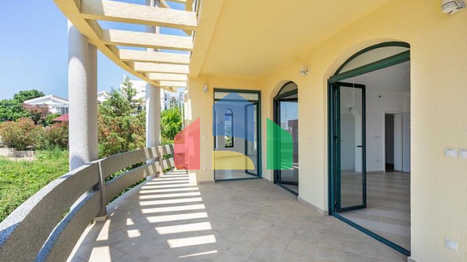 Роскошная вилла на продажу недалеко от Утьехи