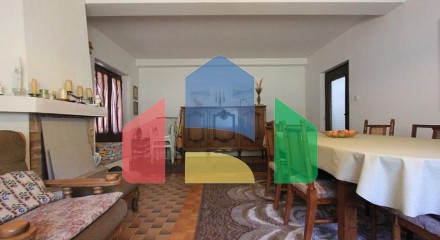 A spacious house with a large yard in Zelenika