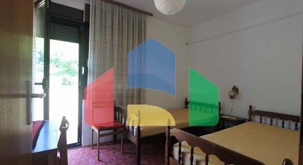 A spacious house with a large yard in Zelenika