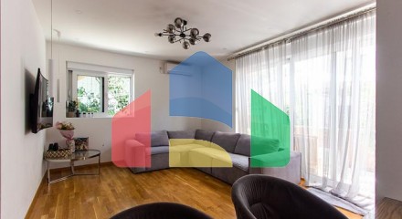 Two-storey house with 6 bedrooms in Herceg Novi, Zelenika