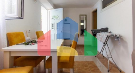 Two-storey house with 6 bedrooms in Herceg Novi, Zelenika