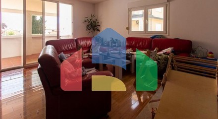 Two-storey house with 6 bedrooms in Herceg Novi, Zelenika