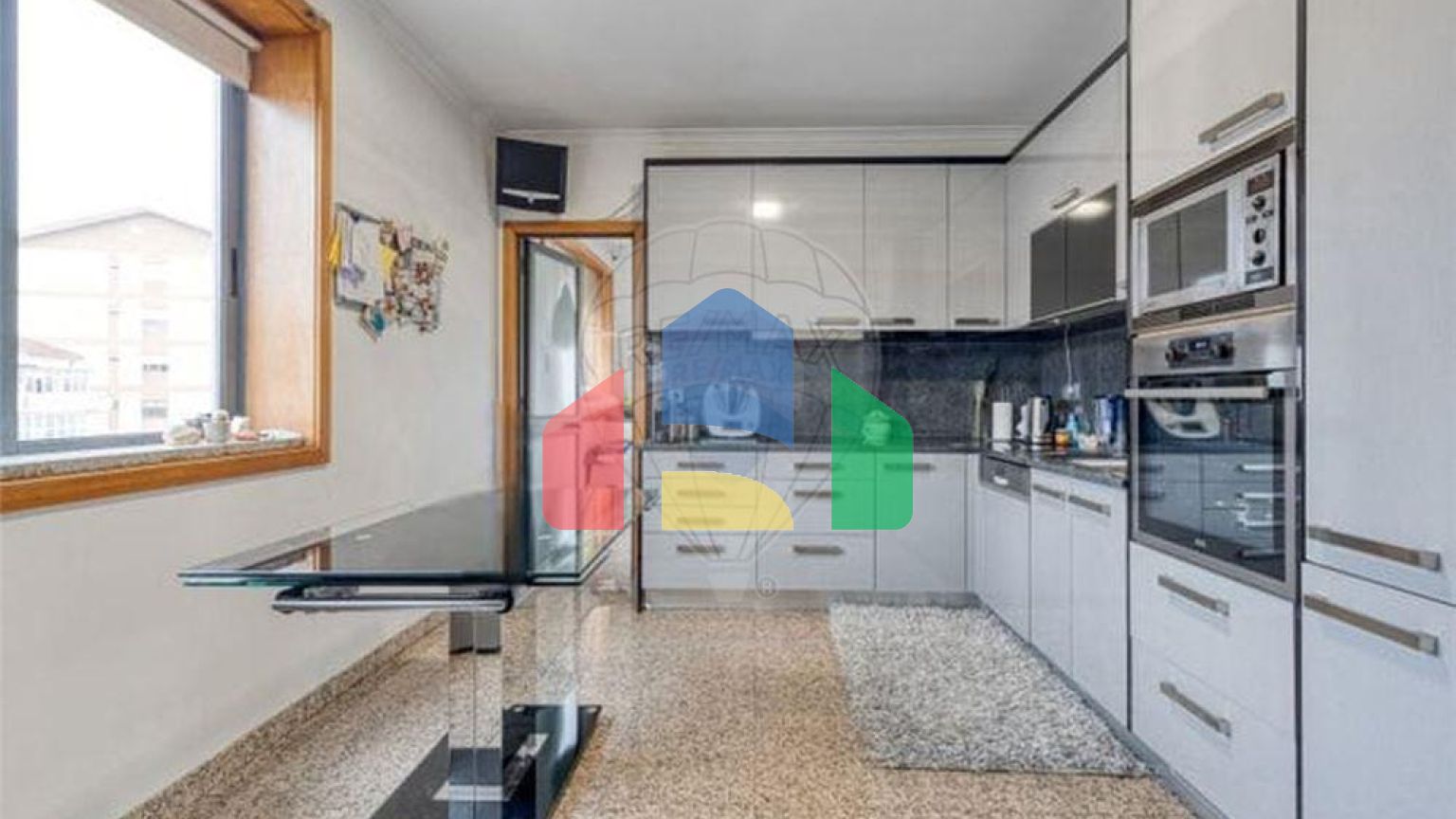 Residential - Condo/Apartment - T4 - Ermesinde, Valongo - PT