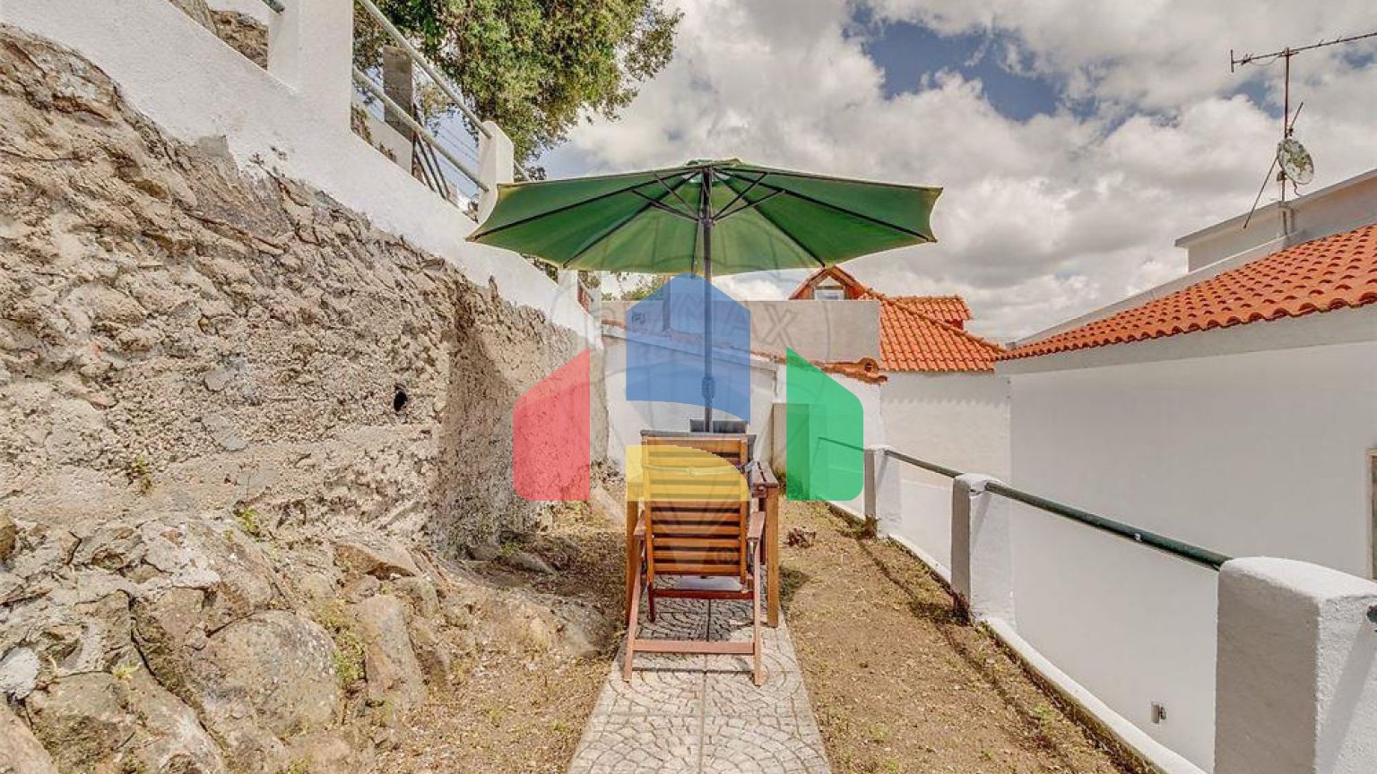 Residential - Single Family Home - T3 - Loures, Loures - PT