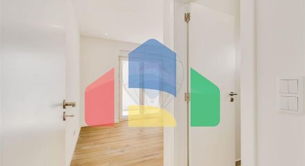 Residential - Single Family Home - T3 - Loures, Loures - PT