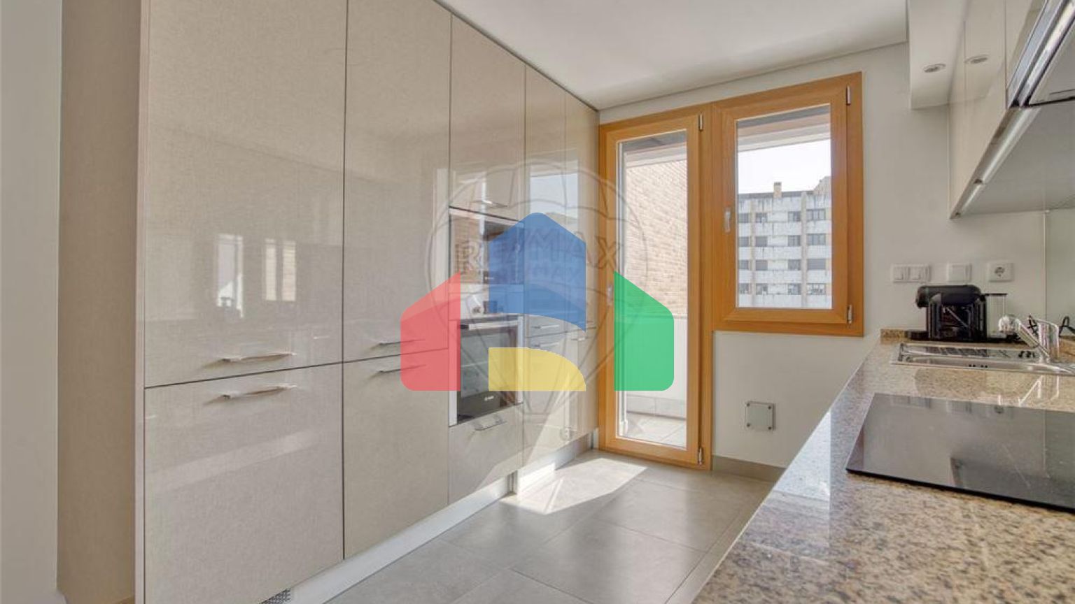 Residential - Condo/Apartment - T3 - Loures, Loures - PT