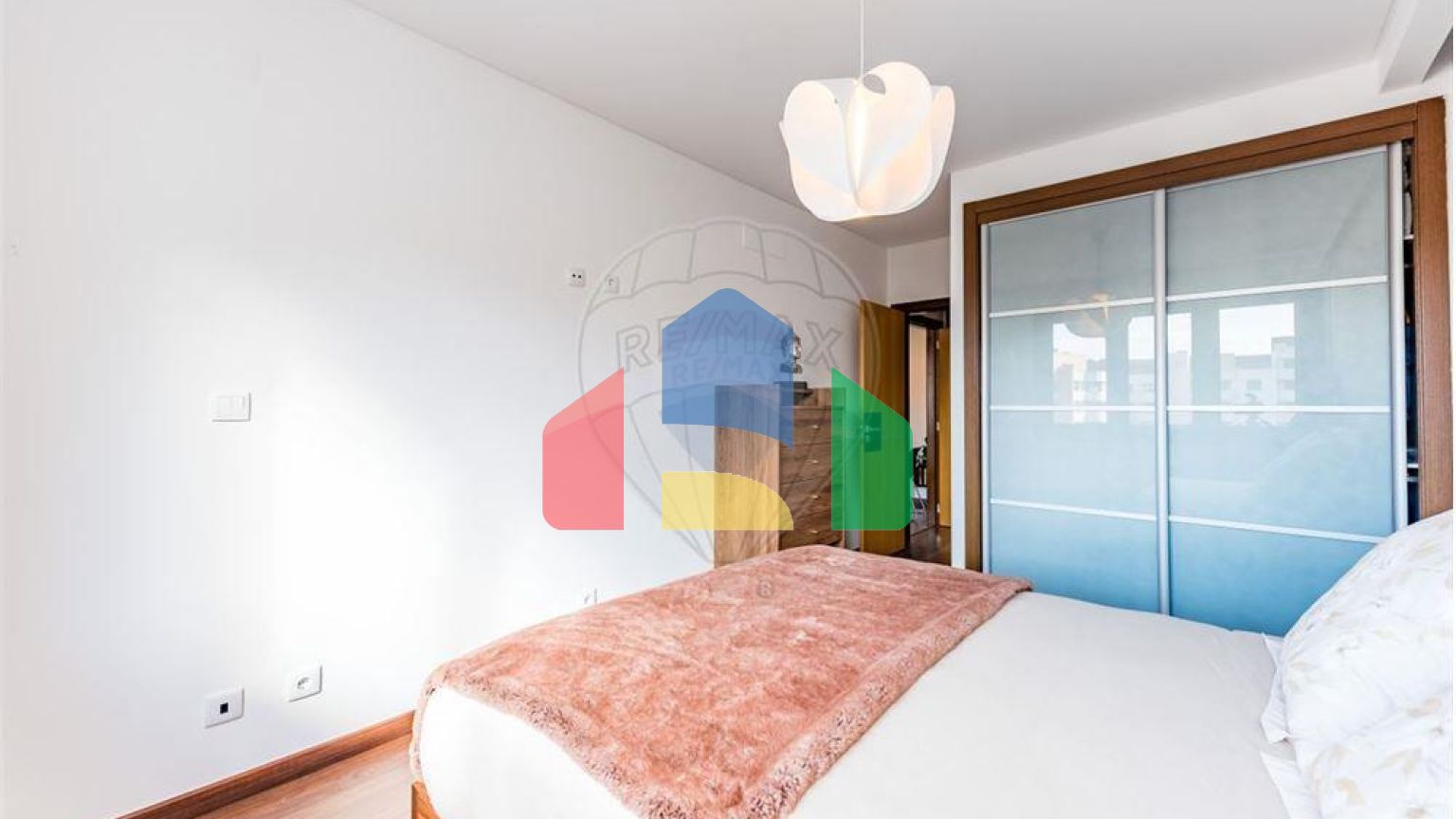 Residential - Condo/Apartment - T1 - Loures, Loures - PT