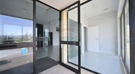 Commercial - Commercial/Retail - Loures, Loures - PT