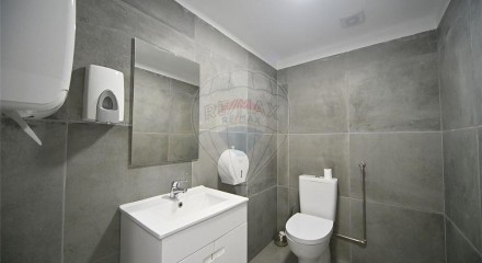 Commercial - Commercial/Retail - Loures, Loures - PT