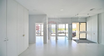 Commercial - Commercial/Retail - Loures, Loures - PT
