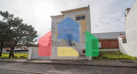 Residential - Single Family Home - T3 - Nazare, Nazare - PT