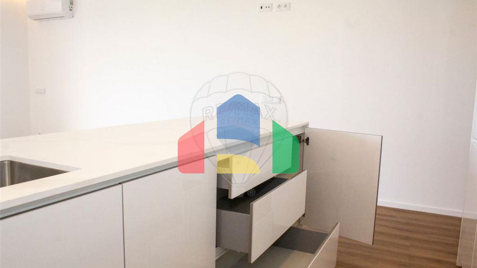 Residential - Condo/Apartment - T3 - Olhão, Olhão - PT