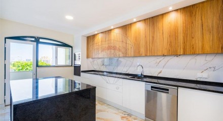 Residential - Single Family Home - T4 - Portimao, Portimao - PT