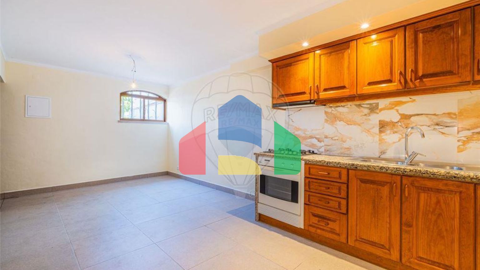 Residential - Single Family Home - T4 - Portimao, Portimao - PT