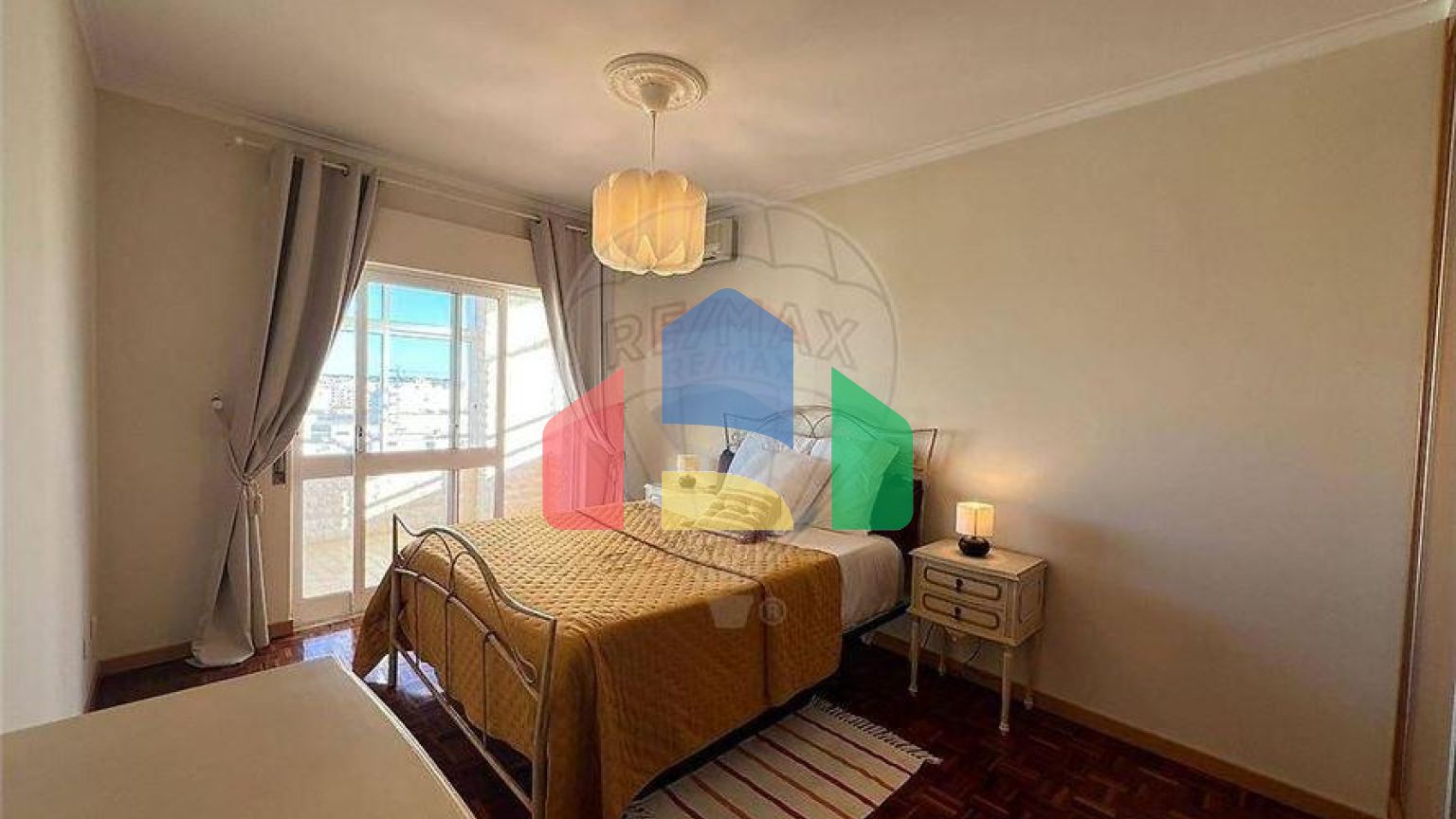 Residential - Condo/Apartment - T4 - Quarteira, Loule - PT