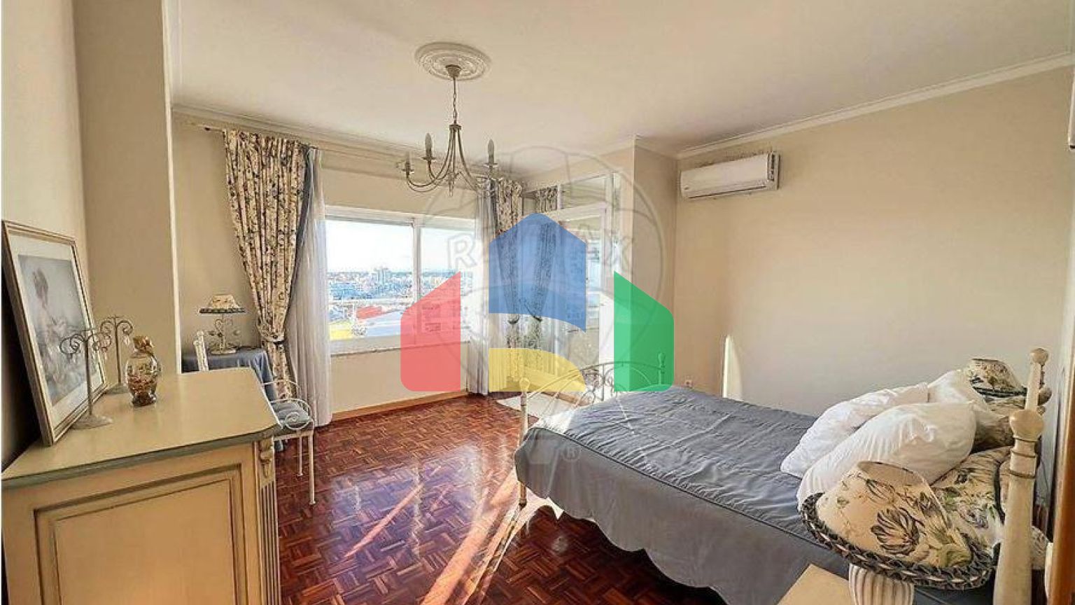 Residential - Condo/Apartment - T4 - Quarteira, Loule - PT