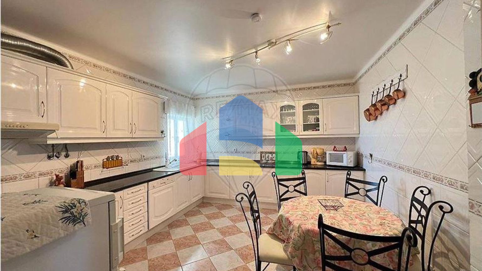 Residential - Condo/Apartment - T4 - Quarteira, Loule - PT