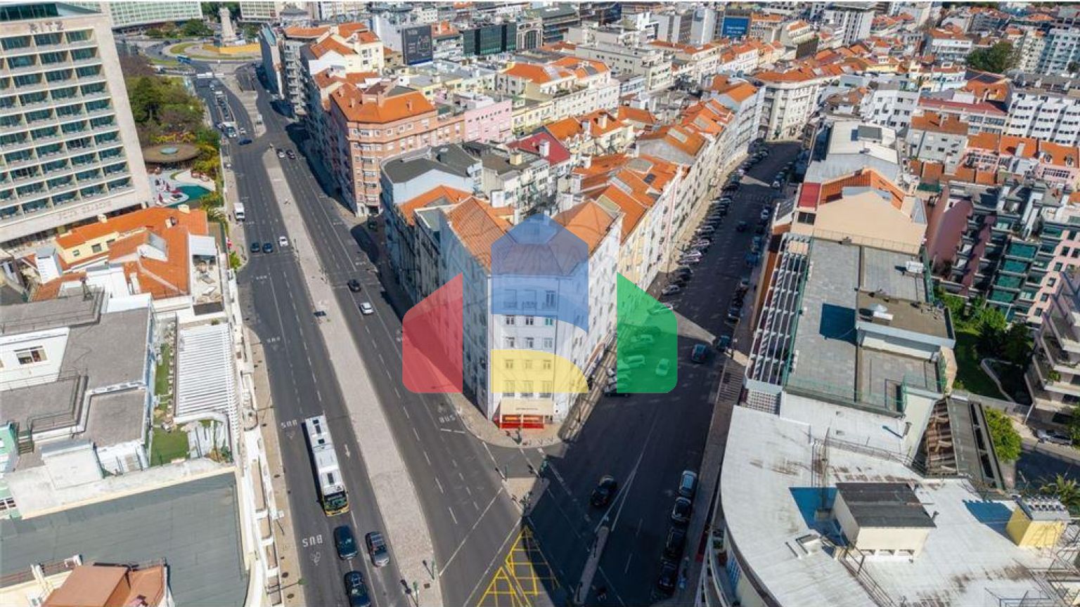 Residential - Condo/Apartment - T4 - Santo Antonio, Lisbon - PT