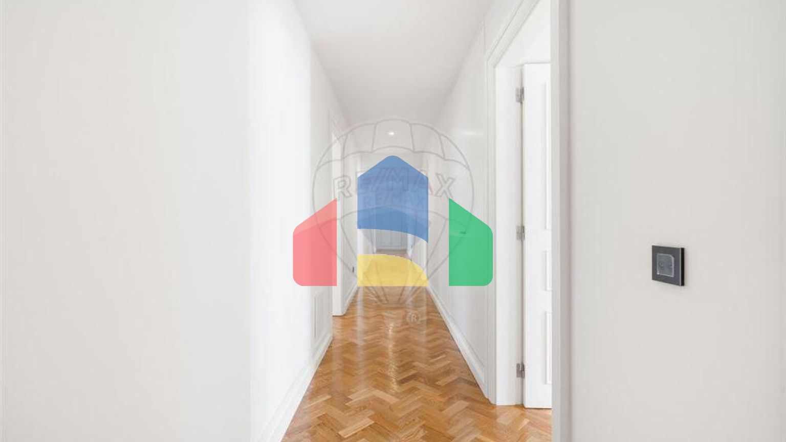 Residential - Condo/Apartment - T4 - Santo Antonio, Lisbon - PT