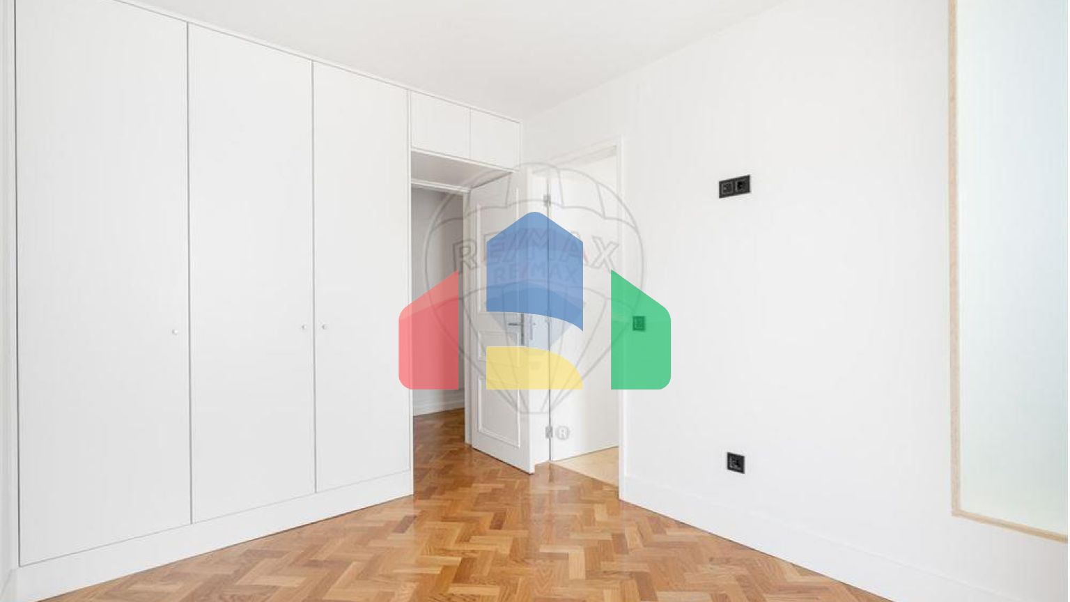 Residential - Condo/Apartment - T4 - Santo Antonio, Lisbon - PT