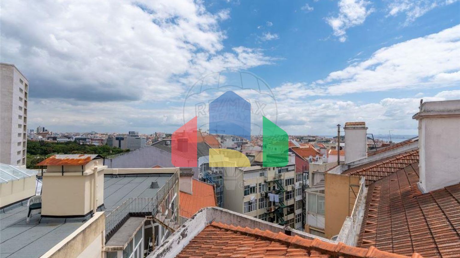 Residential - Condo/Apartment - T4 - Santo Antonio, Lisbon - PT
