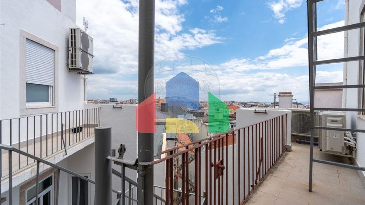 Residential - Condo/Apartment - T4 - Santo Antonio, Lisbon - PT