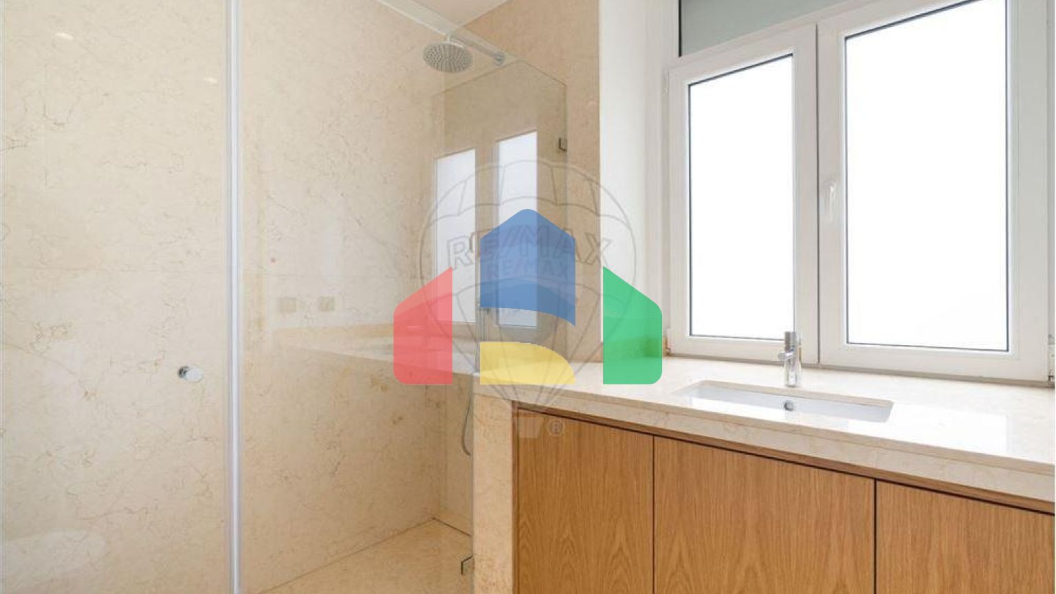 Residential - Condo/Apartment - T4 - Santo Antonio, Lisbon - PT