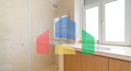 Residential - Condo/Apartment - T4 - Santo Antonio, Lisbon - PT