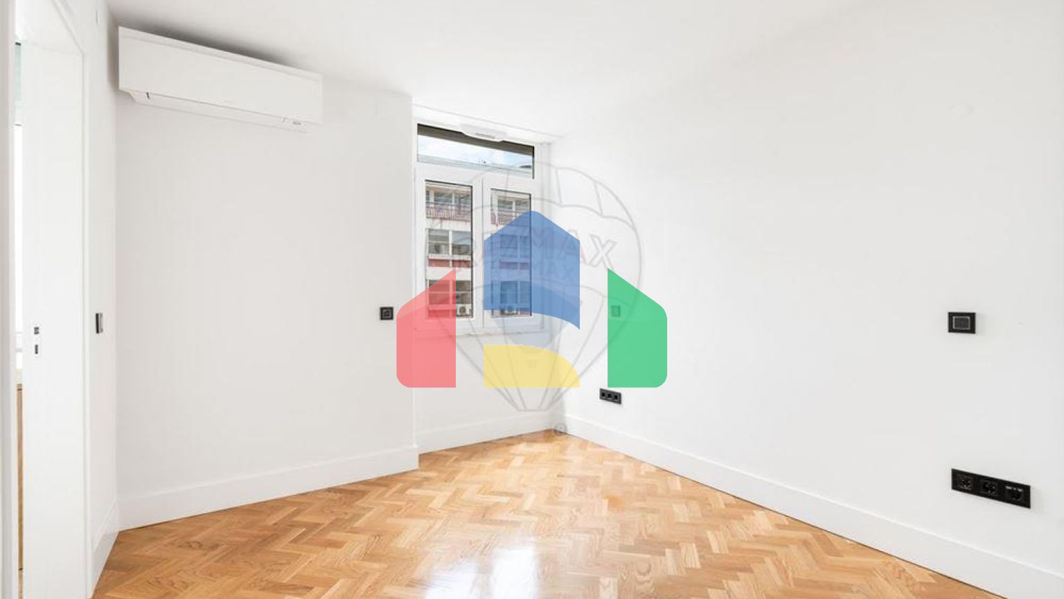 Residential - Condo/Apartment - T4 - Santo Antonio, Lisbon - PT