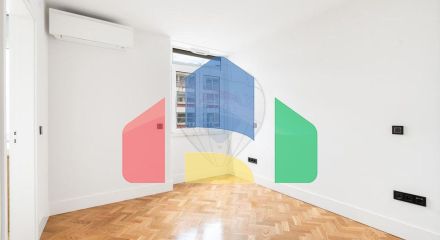 Residential - Condo/Apartment - T4 - Santo Antonio, Lisbon - PT