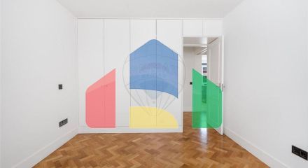 Residential - Condo/Apartment - T4 - Santo Antonio, Lisbon - PT