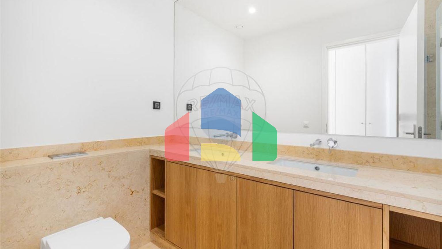 Residential - Condo/Apartment - T4 - Santo Antonio, Lisbon - PT