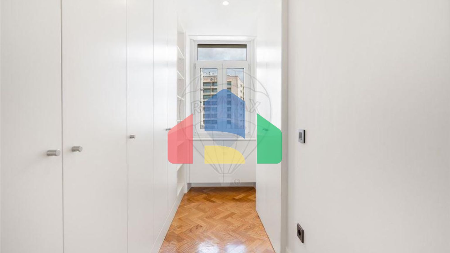 Residential - Condo/Apartment - T4 - Santo Antonio, Lisbon - PT