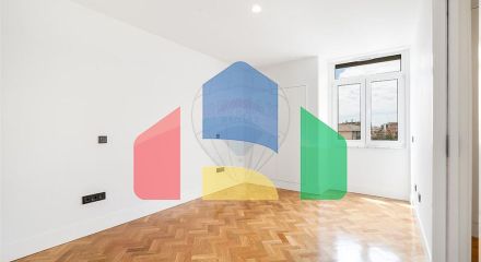 Residential - Condo/Apartment - T4 - Santo Antonio, Lisbon - PT