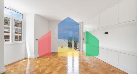 Residential - Condo/Apartment - T4 - Santo Antonio, Lisbon - PT