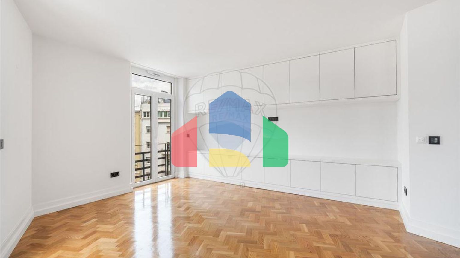 Residential - Condo/Apartment - T4 - Santo Antonio, Lisbon - PT