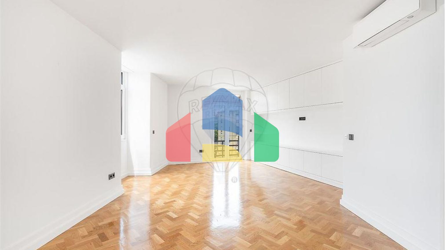 Residential - Condo/Apartment - T4 - Santo Antonio, Lisbon - PT