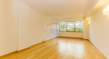 Residential - Condo/Apartment - T1 - Santo Antonio, Lisbon - PT
